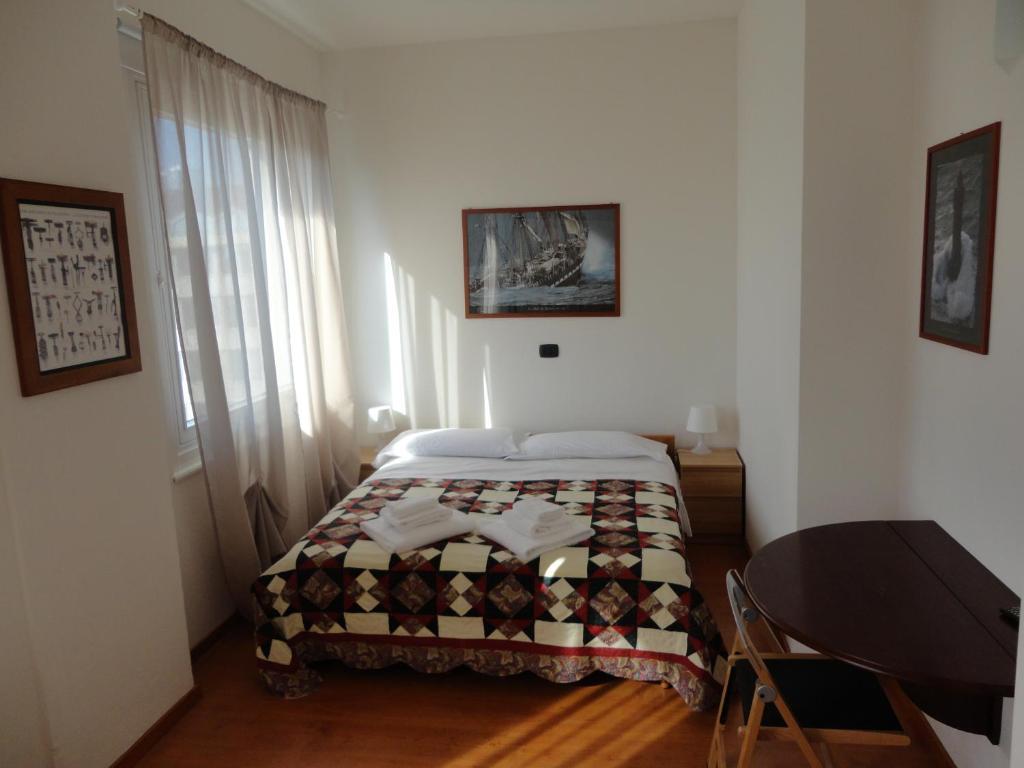 Alloggio Cavour Ferrare Chambre photo