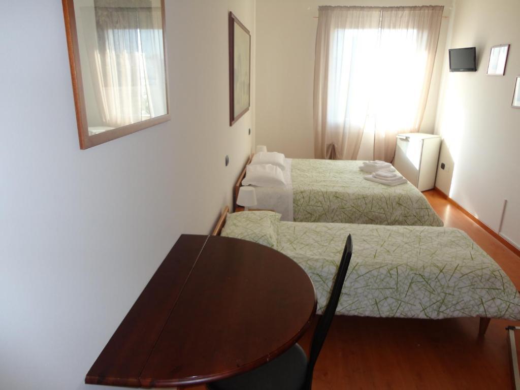 Alloggio Cavour Ferrare Chambre photo