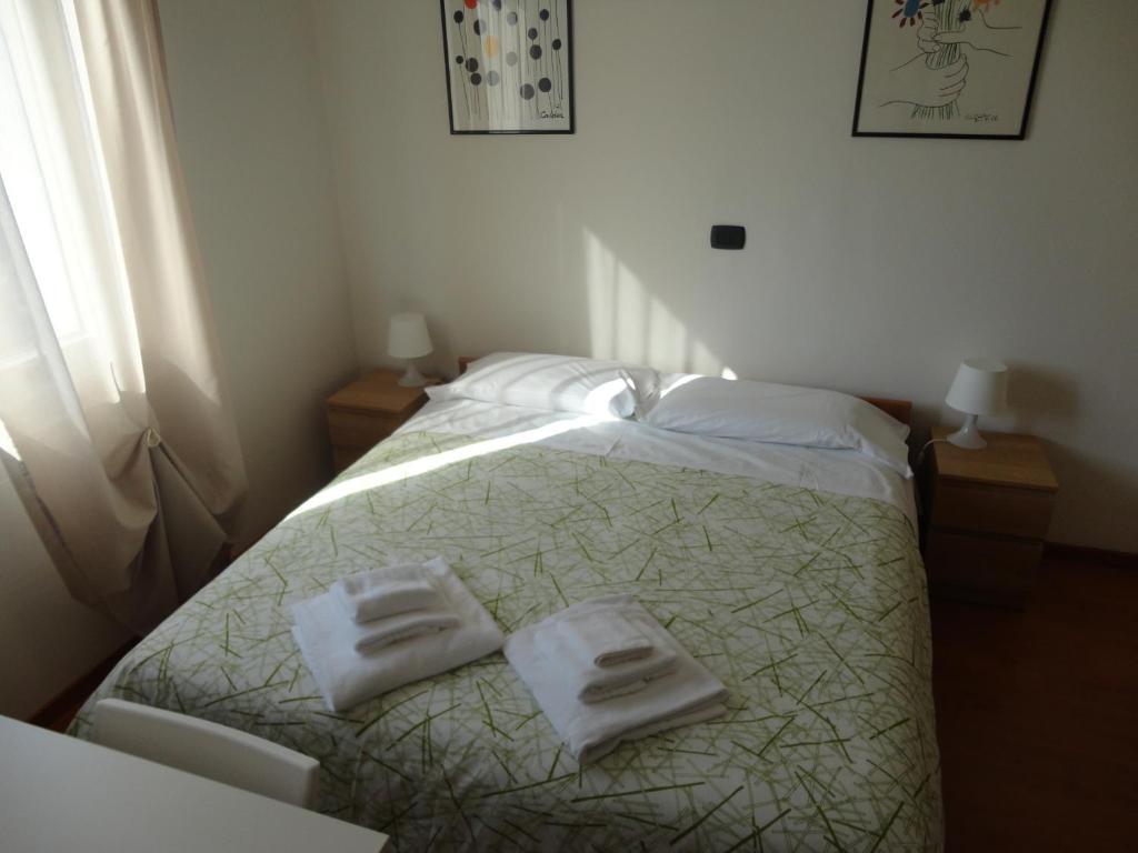 Alloggio Cavour Ferrare Chambre photo