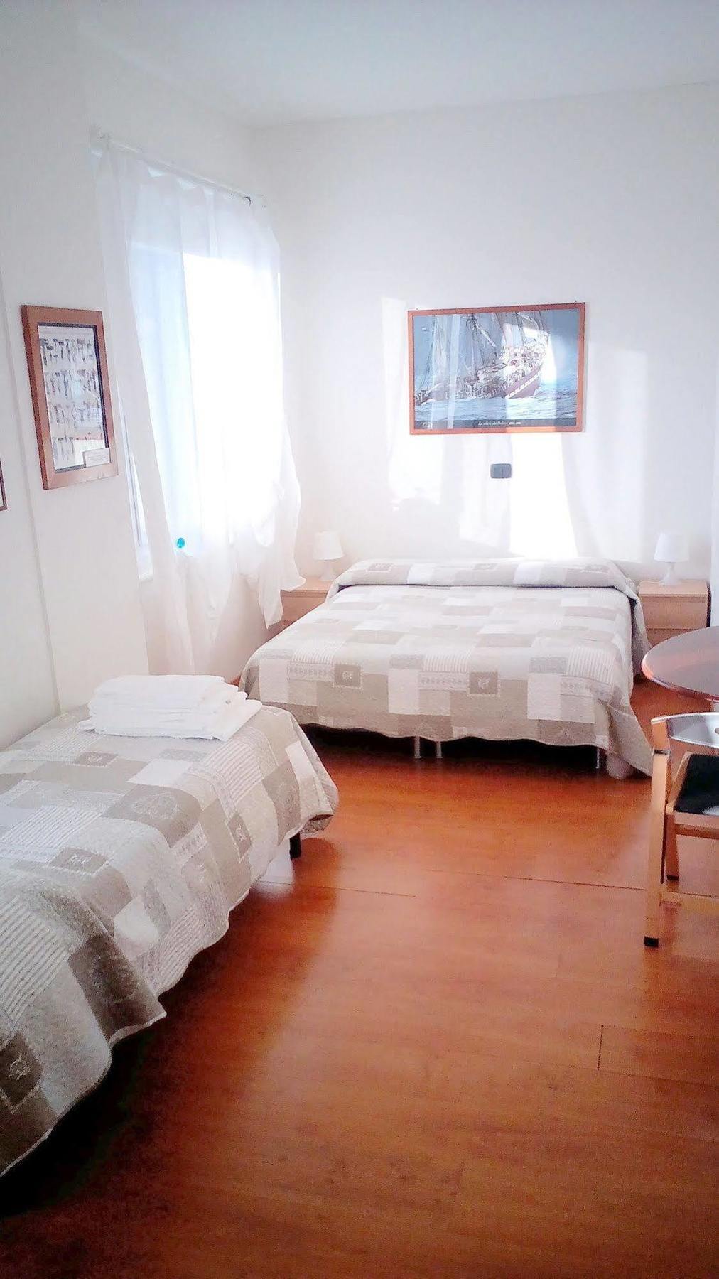 Alloggio Cavour Ferrare Extérieur photo